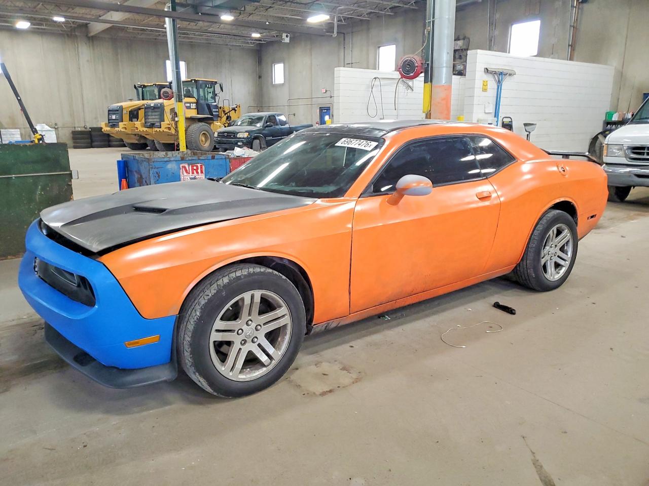 2015 DODGE CHALLENGER SXT — Front 3/4