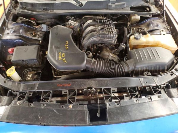 2015 DODGE CHALLENGER SXT — Engine bay