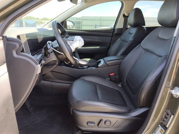 2025 HYUNDAI TUCSON SEL Convenience — DENT