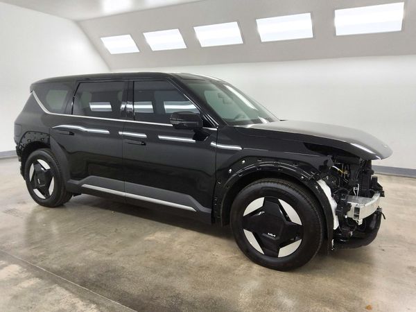 2026 KIA EV9 Light LR — Passenger 3/4