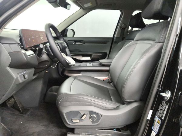 2026 KIA EV9 Light LR — DENT