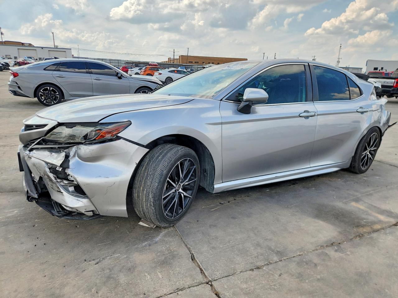 2021 TOYOTA CAMRY SE — Front 3/4