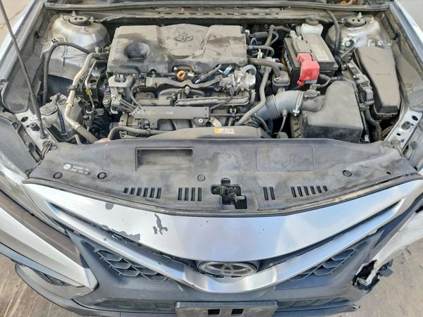 2021 TOYOTA CAMRY SE — Engine bay