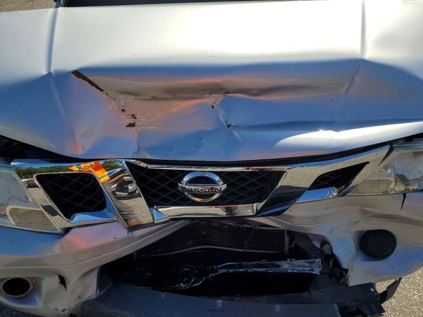 2019 NISSAN FRONTIER — Engine bay