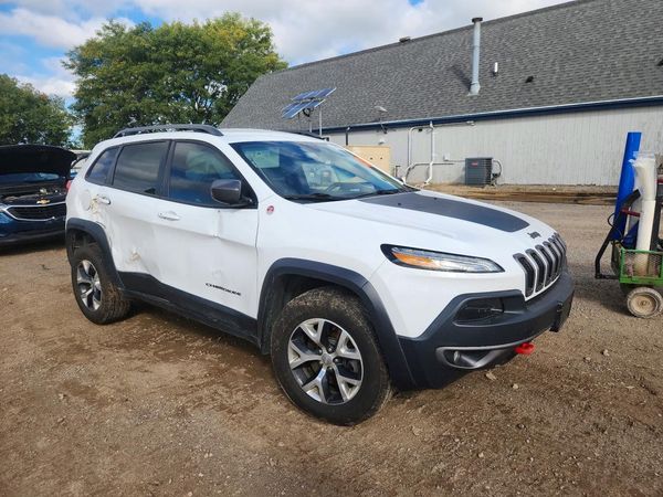 2016 JEEP CHEROKEE Trailhawk — Passenger 3/4
