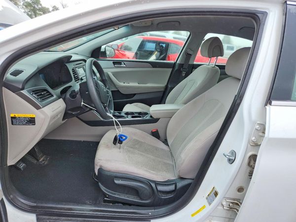 2015 HYUNDAI SONATA SE, ECO — DENT