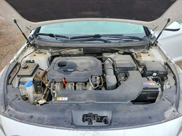 2015 HYUNDAI SONATA SE, ECO — Engine bay
