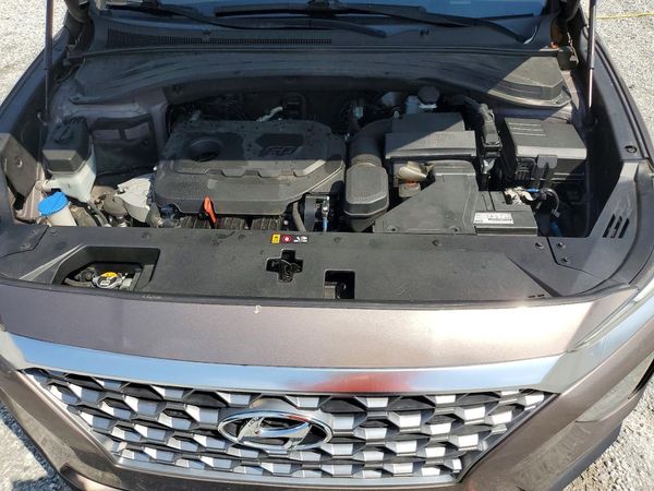 2019 HYUNDAI SANTA FE SE — Engine bay
