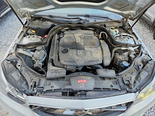 2016 MERCEDES-BENZ E E350 — Engine bay