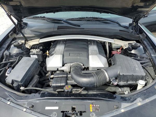 2014 CHEVROLET CAMARO 2SS — Engine bay
