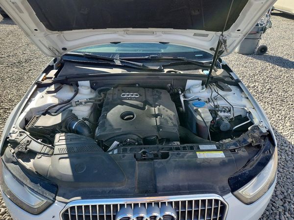 2015 AUDI A4 ALLROAD — Engine bay