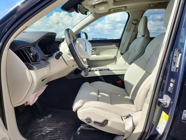 2026 VOLVO XC90 — DENT