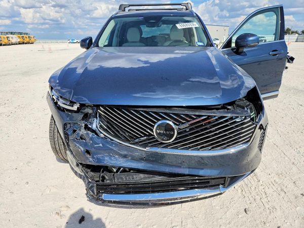 2026 VOLVO XC90 — Engine bay