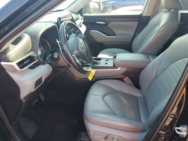 2023 TOYOTA HIGHLANDER — DENT