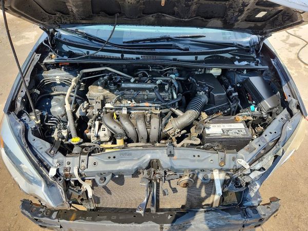 2014 TOYOTA COROLLA — Engine bay