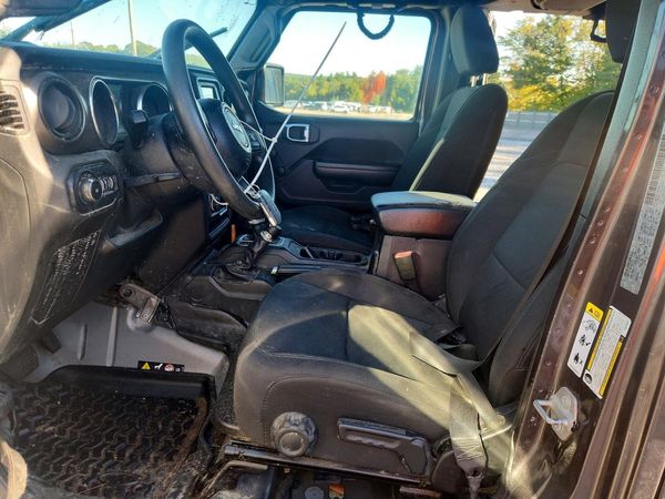 2018 JEEP WRANGLER Unlimited Sport — DENT