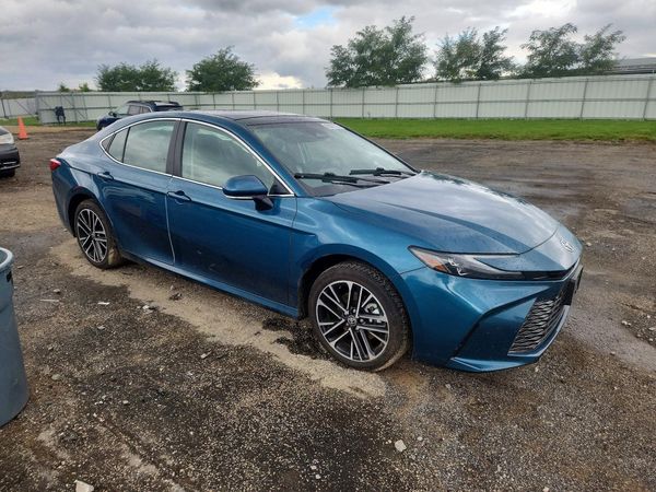 2025 TOYOTA CAMRY — Passenger 3/4