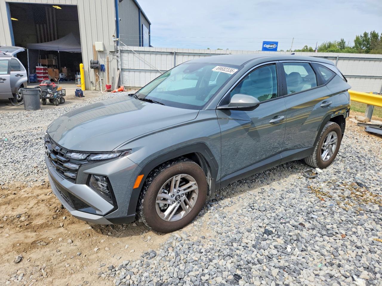 2026 HYUNDAI TUCSON SE — Front 3/4