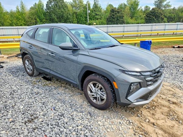 2026 HYUNDAI TUCSON SE — Passenger 3/4