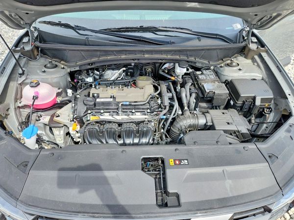 2026 HYUNDAI TUCSON SE — Engine bay