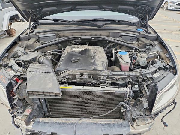 2017 AUDI Q5 quattro Premium — Engine bay