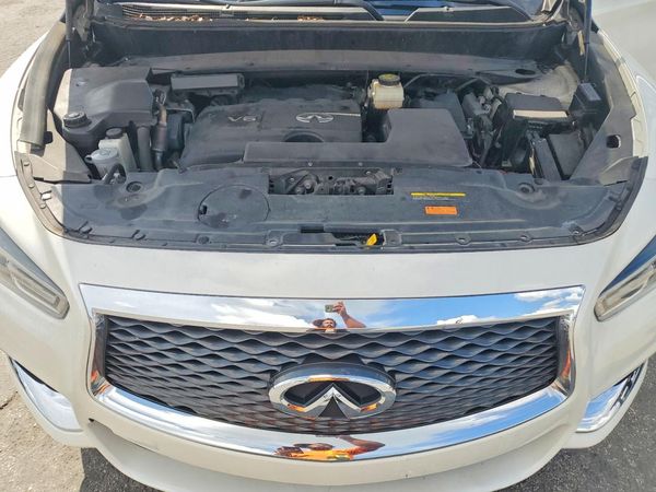 2020 INFINITI QX60 — Engine bay