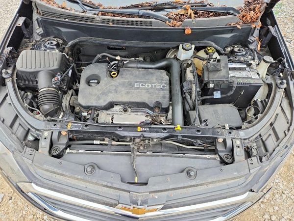 2018 CHEVROLET EQUINOX LT (1LT) — Engine bay