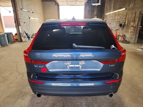 2019 VOLVO XC60 Momentum — DIRR