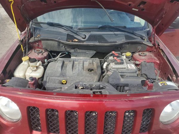 2015 JEEP PATRIOT Latitude — Engine bay