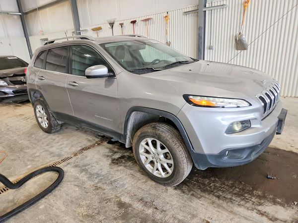 2018 JEEP CHEROKEE Latitude Plus — Passenger 3/4