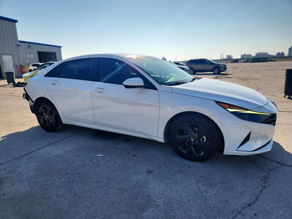 2021 HYUNDAI ELANTRA SEL w/ Convenience Pkg — Passenger 3/4