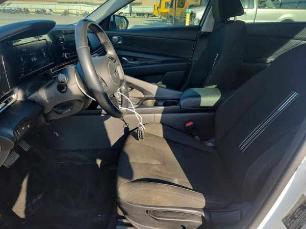 2021 HYUNDAI ELANTRA SEL w/ Convenience Pkg — DENT