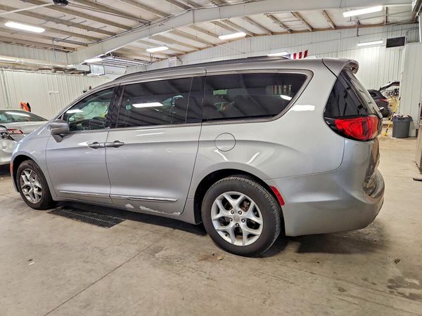 2017 CHRYSLER PACIFICA Touring L — DSRA
