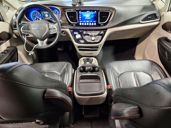 2017 CHRYSLER PACIFICA Touring L — CKPT
