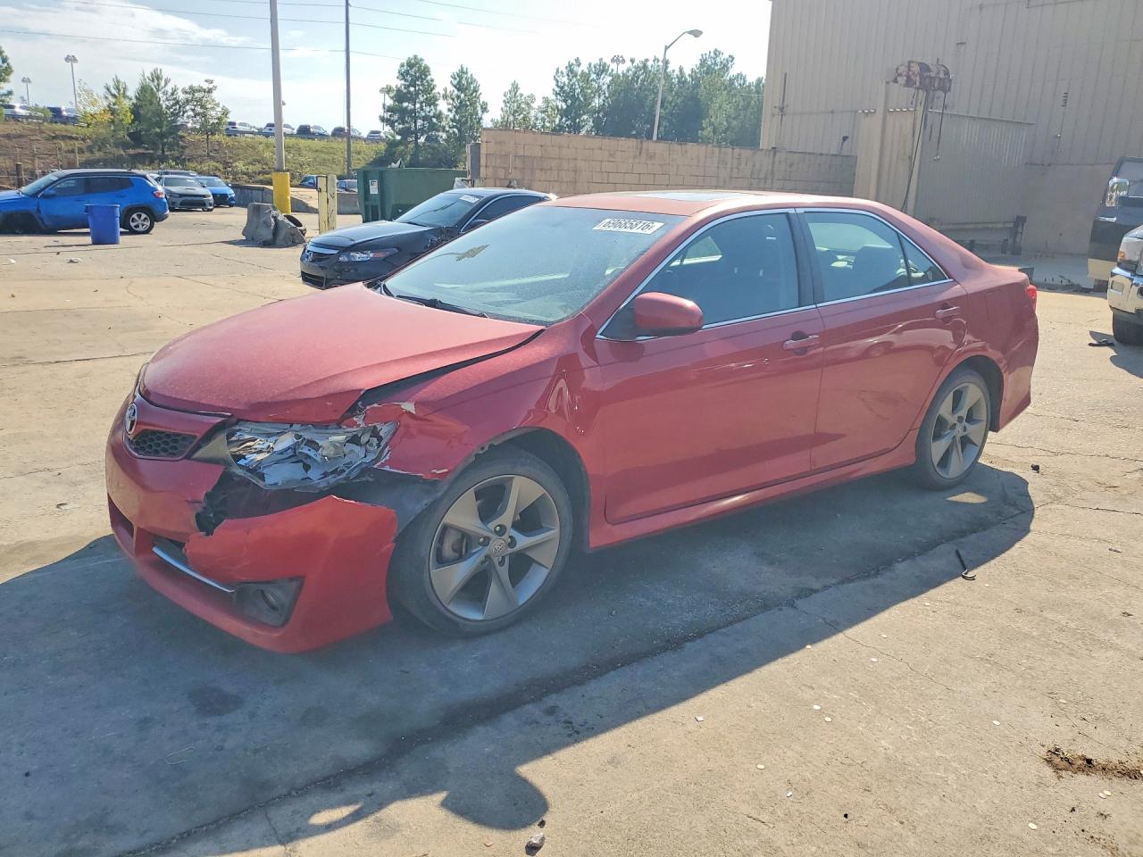 2012 TOYOTA CAMRY — Front 3/4