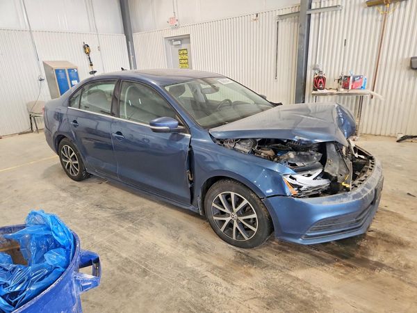 2017 VOLKSWAGEN JETTA SE — Passenger 3/4