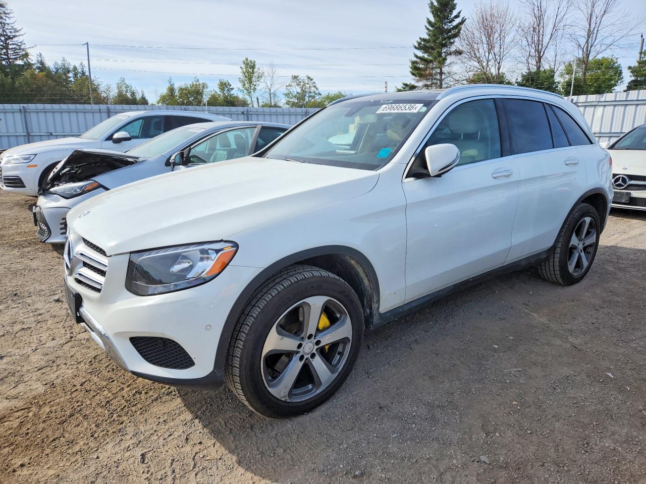 2017 MERCEDES-BENZ GLC GLC300 Base-4M — Front 3/4