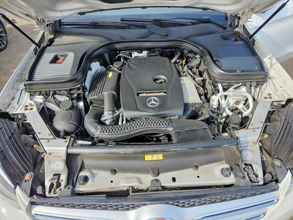 2017 MERCEDES-BENZ GLC GLC300 Base-4M — Engine bay