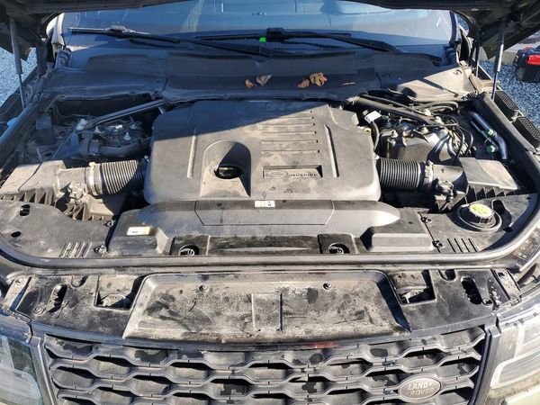 2019 LAND ROVER RANGE ROVER SPORT HSE — Engine bay