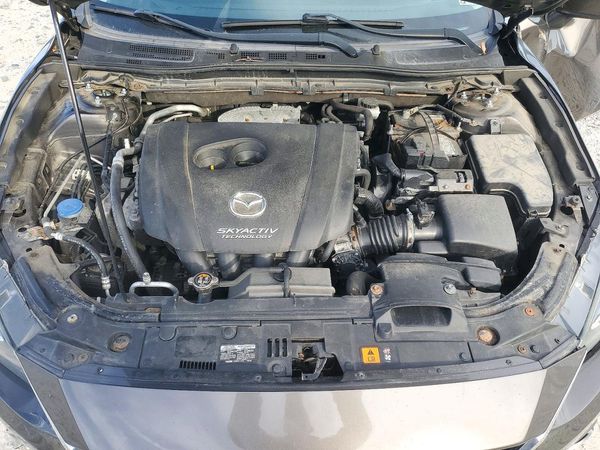 2014 MAZDA 3 Touring/GS — Engine bay