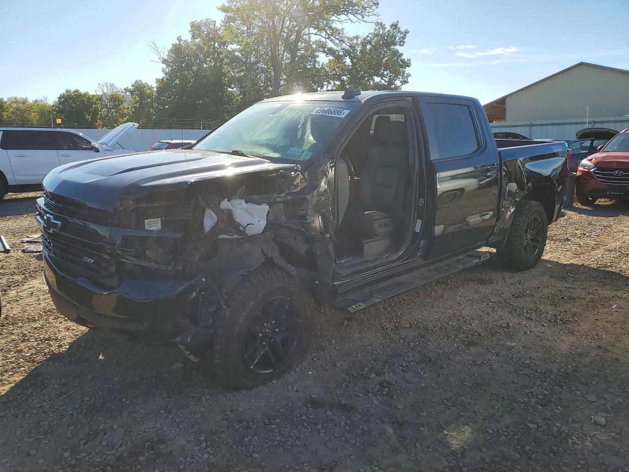 2021 CHEVROLET SILVERADO Trail Boss - LT — Front 3/4