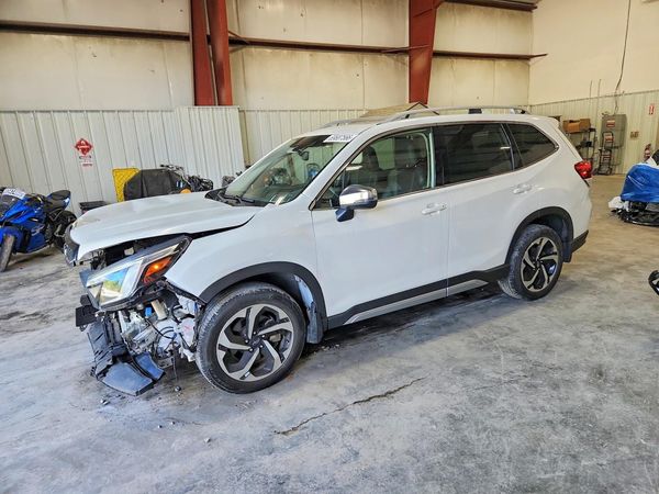 2022 SUBARU FORESTER — DSFA — Front 3/4