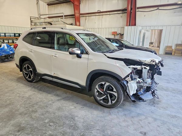 2022 SUBARU FORESTER Touring — Passenger 3/4