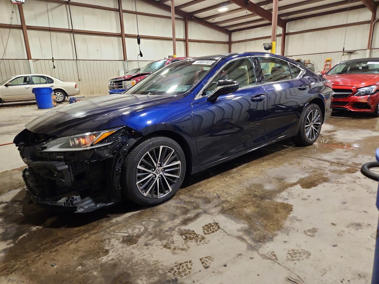 2022 LEXUS ES 250 250 Premium — Front 3/4