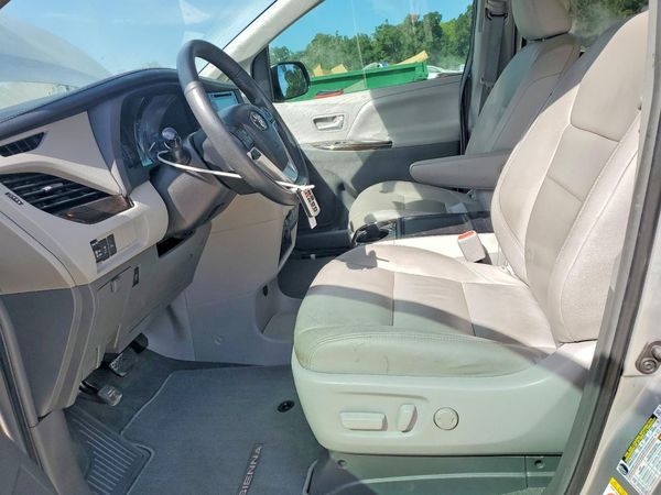 2018 TOYOTA SIENNA — DENT