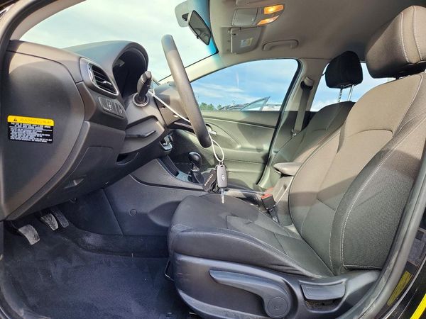 2018 HYUNDAI ELANTRA Elantra GT — DENT