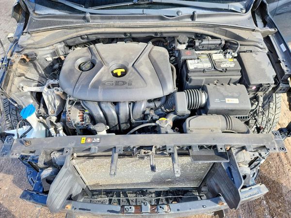 2018 HYUNDAI ELANTRA Elantra GT — Engine bay