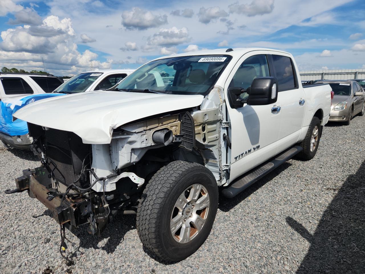 2019 NISSAN TITAN — Front 3/4