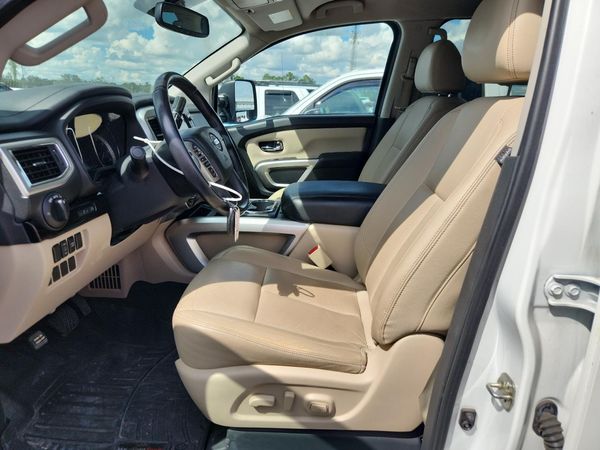2019 NISSAN TITAN — DENT