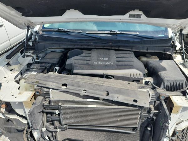 2019 NISSAN TITAN — Engine bay